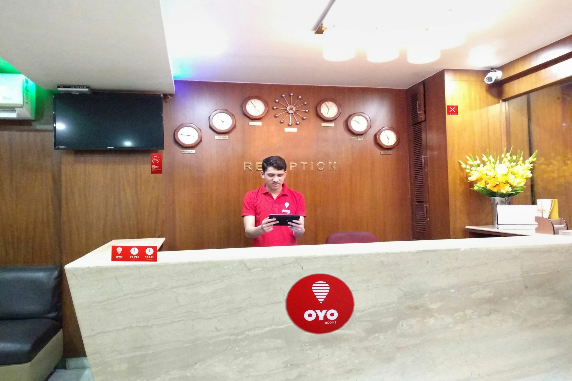 Hotel Oyo 9925 The Ocea International Bangalore Exterior foto